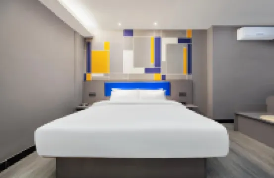 7Days Inn Hotel (Chengde Longhua Xingzhou Road)
