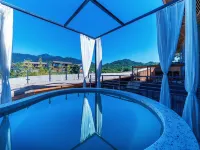 Yunfuli Yunsu·Emeishan Yunshuiju Private Hot Spring B&B Hotels in Emeishan City