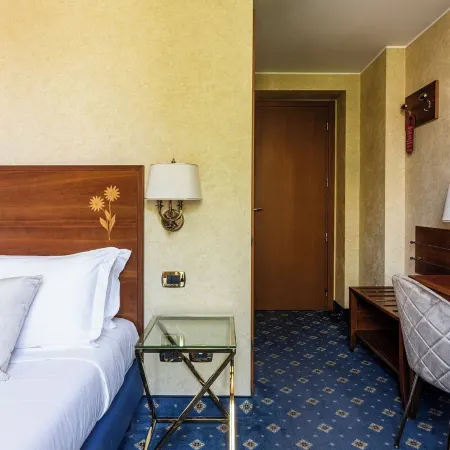 Boutique Hotel Dieci Отели рядом с достопримечательностью «Читта Студи»