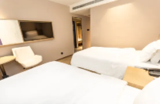 HanTing Premium Hotel (Beijing Chaoyang Railway Station) Hotels near Lufthansa Outlets