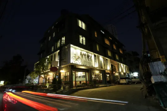 Nandha Hotel