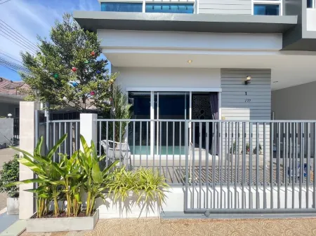 townhome sattahip Отели рядом с достопримечательностью «Остров принцессы Шамейшань»