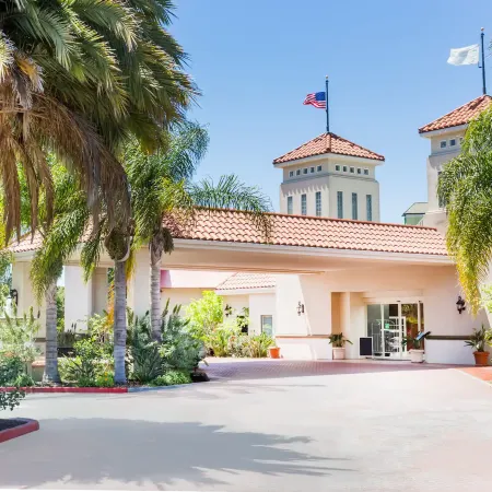 Uptown Oasis San Jose Airport Отели рядом с достопримечательностью «Спортивный комплекс «SAP-центр»»