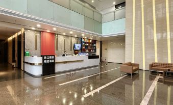 Yongjiang Holiday Hotel+ (Nanning East Railway Station)