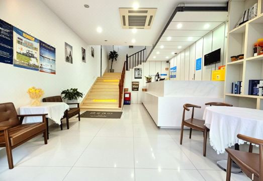 하이 인 상하이 진산 주징 진롱 뉴 스트리트