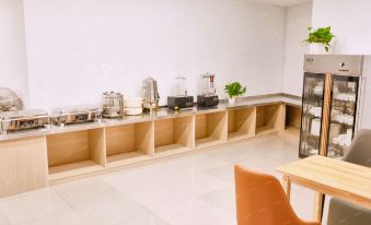 Weiting Hotel (Taicang Liuhe Branch)