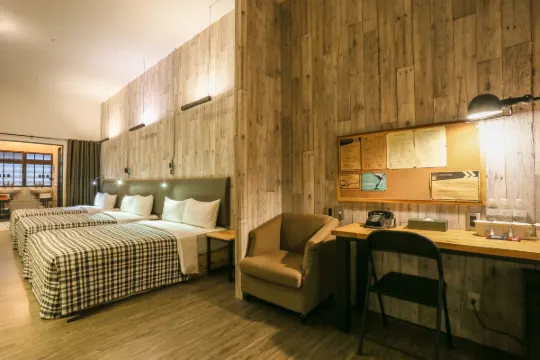 Hotel Papa Whale
