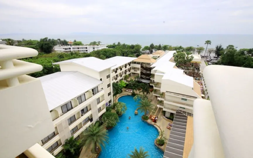 Sea Breeze Jomtien Resort