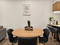 CBD 2 Bed 2 Bath Parkside Retreat With Parking - JJHome