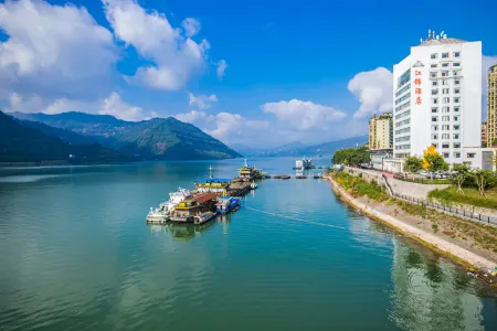 Yunyang Jiangjin Hotel