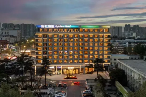 Xianyang Rainbow Hotel (Huitong Cross Longhu Rainbow Park Commercial Street)