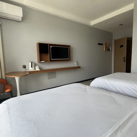 Orange Theme Hotel