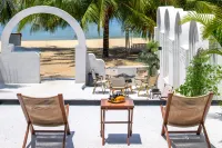 Qianyu Seaview Hotel (Nanwan Monkey Island) Hotels near Xincun Harbor