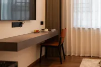 Ruili Bai'an Riverview Hotel (Delong International Jewelry City Branch)