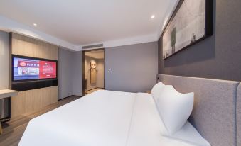 Shankee Hotel (Datong South Railway Station Fantawild Adventure)