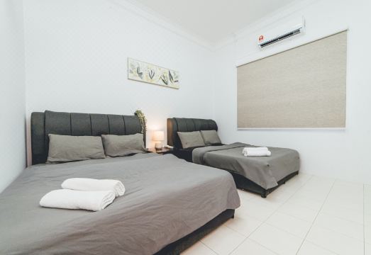 Batu Pahat Sri Jaya Villa 4BR 18pax 풀빌라