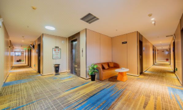 Binyue Hotel (Shantou Small Park Zhongshan Park)