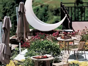 Xianbai Private Hot Spring · Scenic View Cloud Villa