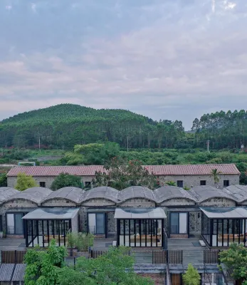 Skyscape Land Hotels in Yunxiao