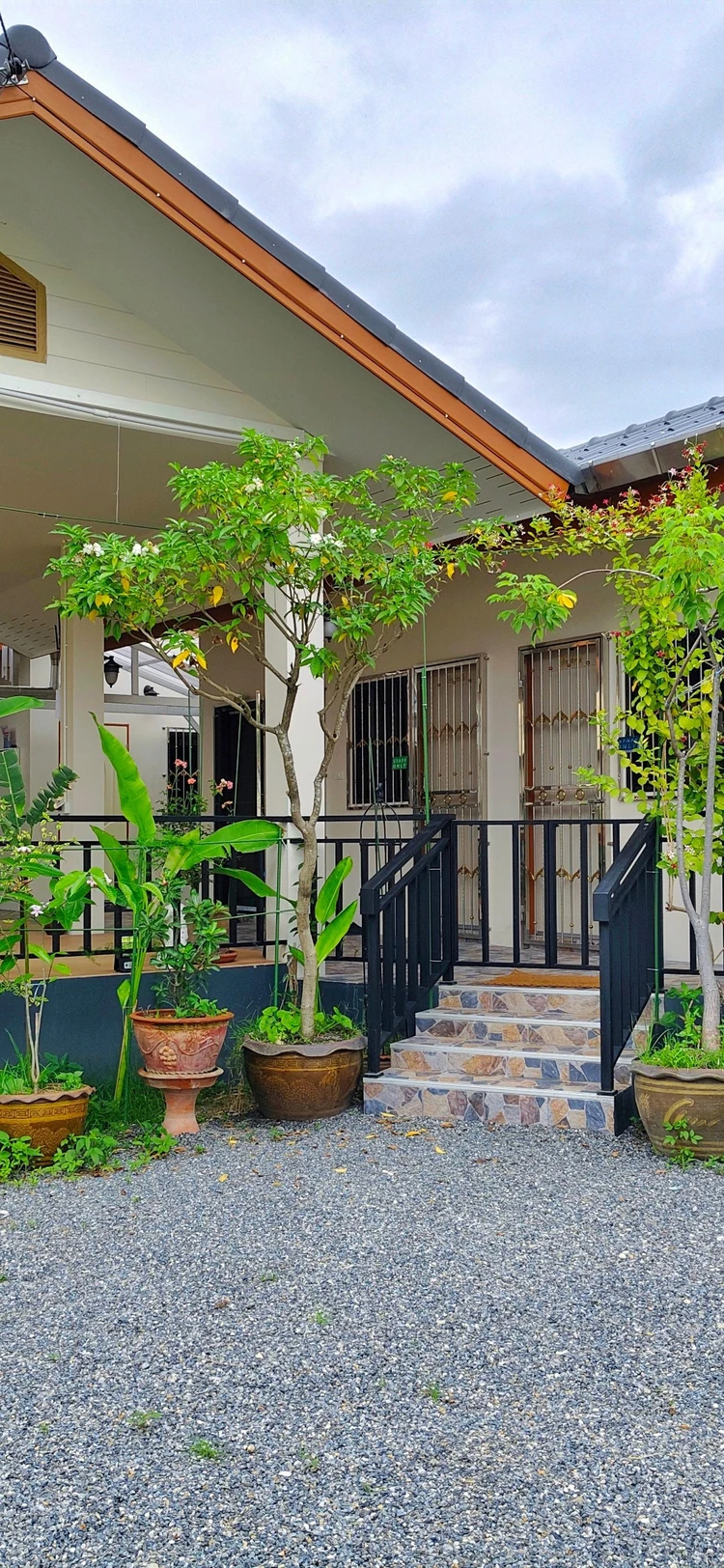 รูปภาพของบ้านรักสงบกลางเวียง