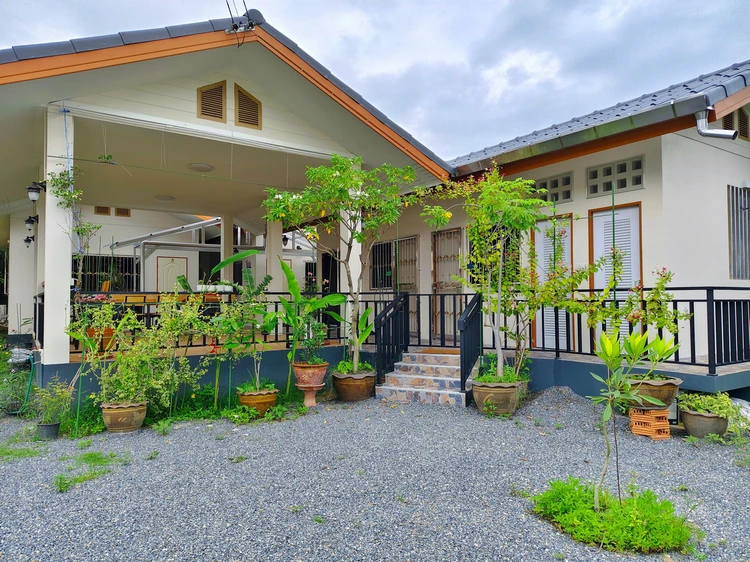 รูปภาพของบ้านรักสงบกลางเวียง