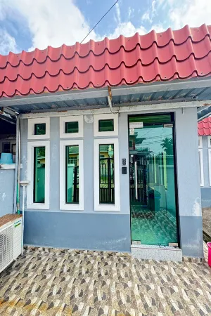 Darul Salam Inn Hotel Отели рядом с достопримечательностью «Pantai Muara Sungai Kerteh»