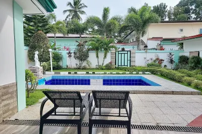 Jewelry Hotel and Resort Hotels in 