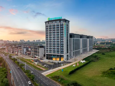 City Comfort Inn Hotel (Beihai Hepu High-Speed Railway Station)