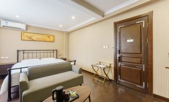 Dalian Xinghui Kaili Hotel (Dalian Pulandian Wanda Plaza Branch)