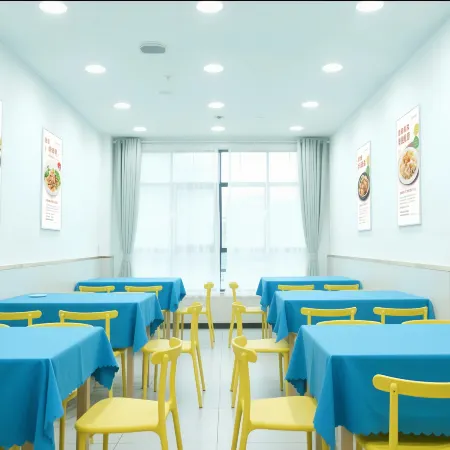 Jinou Four Seasons Hotel (Lvliang Fengshan Road)