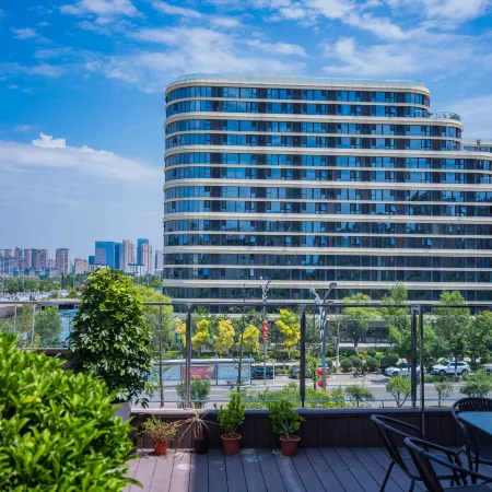 Xinyan Hotel (Yan'an University New Campus Wuyue Plaza)