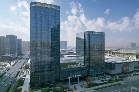 Melia Jinan Отели рядом со станцией Ji'nan West Railway Station