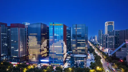 Xi'an Hi-Tech Yihua International Hotel Отели рядом с достопримечательностью «Xi'an Institute Service & Software Science Technology»