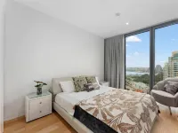 Luxury 1BR Iconic Harbour Views in Barangaroo Hotels in Barangaroo