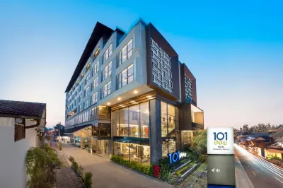 1O1 Style Yogyakarta Malioboro Отели рядом с достопримечательностью «Gedung Agung Yogyakarta»