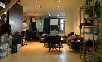 Three Points Land Male Youth Hostel