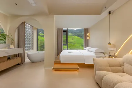 Longsheng Longji Qianmo Jian Homestay Отели рядом с достопримечательностью «Golden Buddha Peak View Point»