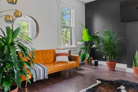 Top Rated - PRIME Location - Parking Free - CLEAN