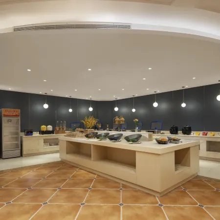 Leking Hotel (Anqing Tianzhushan Airport High speed Railway Station Store)