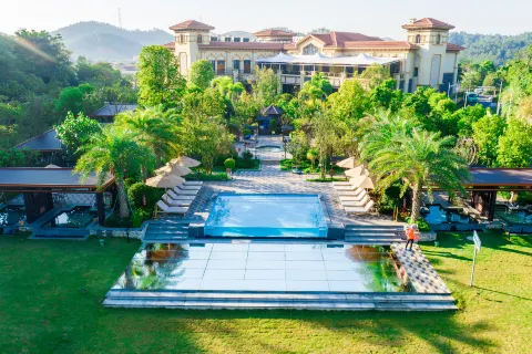 Yuetianxia Hot Spring Hotel