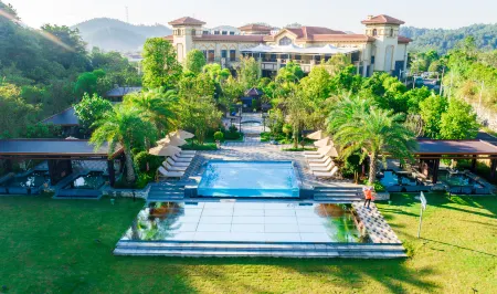 Yuetianxia Hot Spring Hotel