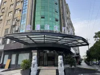Yixuan Hotel (Shangrao Guangfeng High-tech Development Zone) Hotels near Yongfeng Bridge