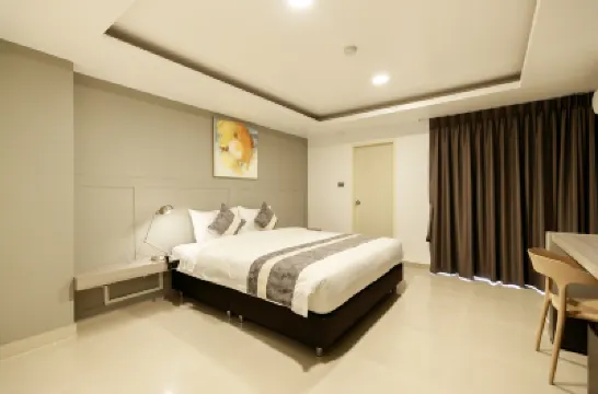 ยูทีดี8 โฮเทล แอนด์ เรสซิเดนซ์ โรงแรมในสุขุมวิท