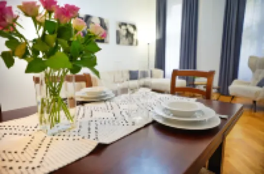 Beautiful 2-Bedroom Apt in the Heart of Vienna