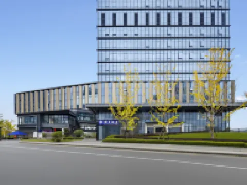 Miaohuang Royal · Cloud Realm & Wild Trace High-Altitude Scenic View Hotel Hotels near Guiyangbei Railway Station