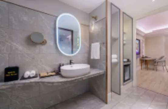 Mercure Shijiazhuang East Zhongshan Road Hotels near Changan