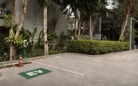 The Dewa Koh Chang - parking