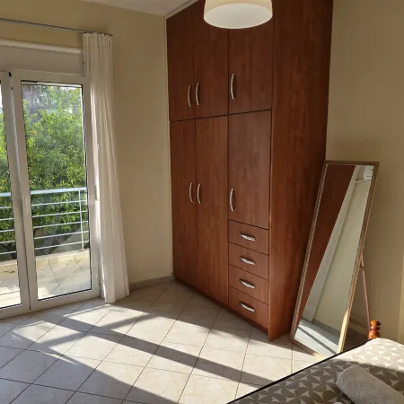 Garden apartment 20m from the sea