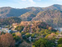 New Century Grand Hotel Linhai, Taizhou - vue sur la montagne