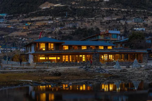 Deqin Yubeng Zhuanshan Snowland Homestay